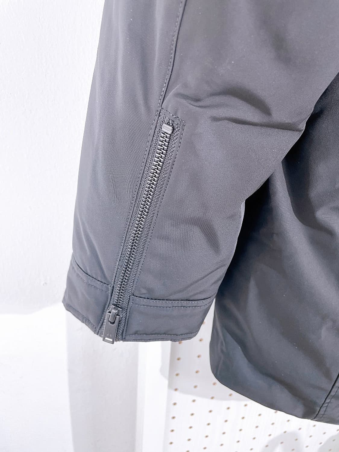 (정품/새상품) 무스너클 블랙 스틸 로고 구스다운 점퍼 상품이미지9