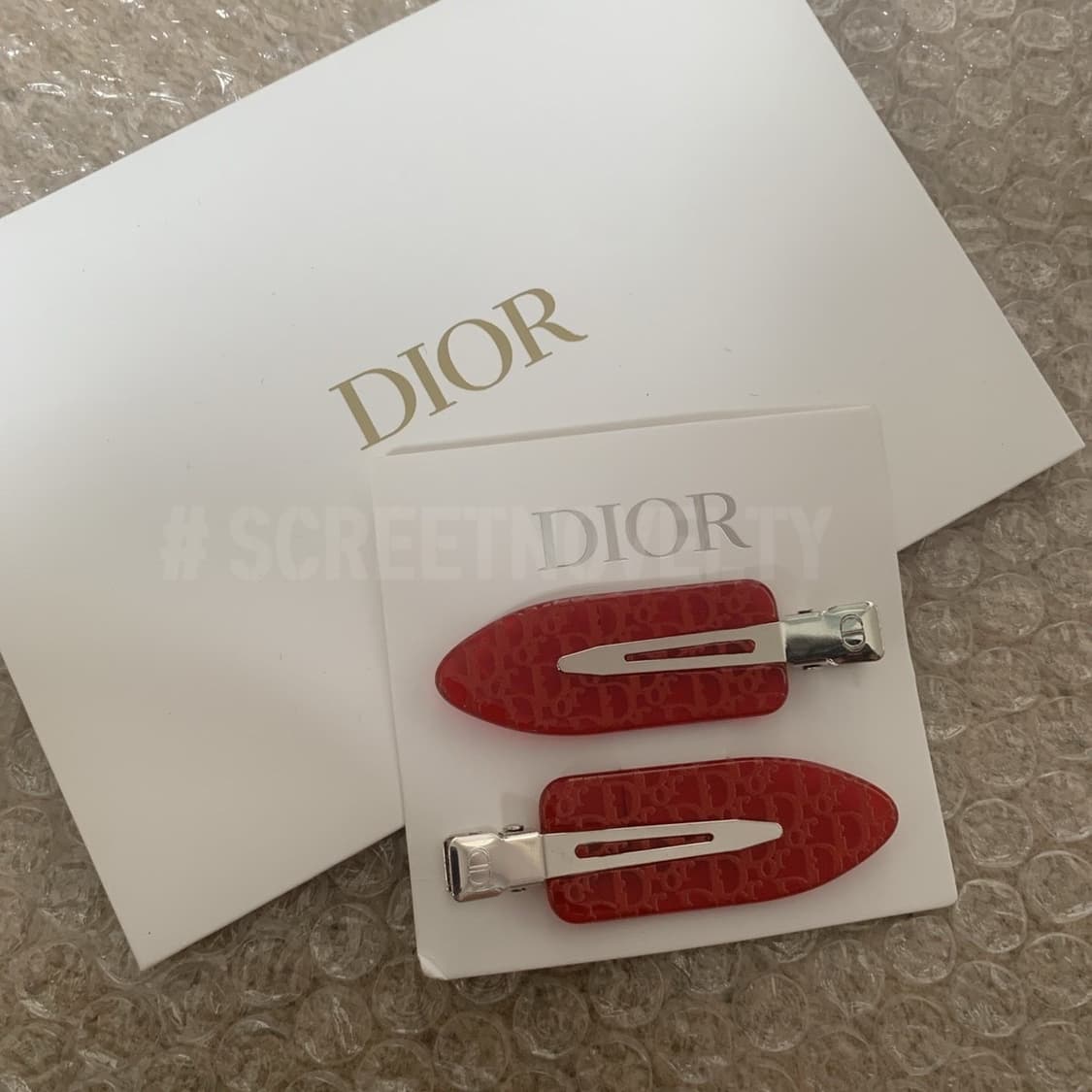 디올뷰티 헤어클립 레드 세트 (2ps) 상품이미지6