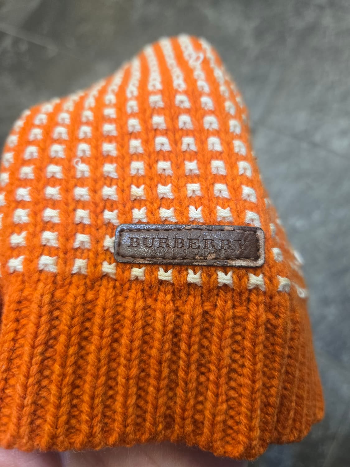 버버리 정품 오렌지 비니 정품  상품이미지8