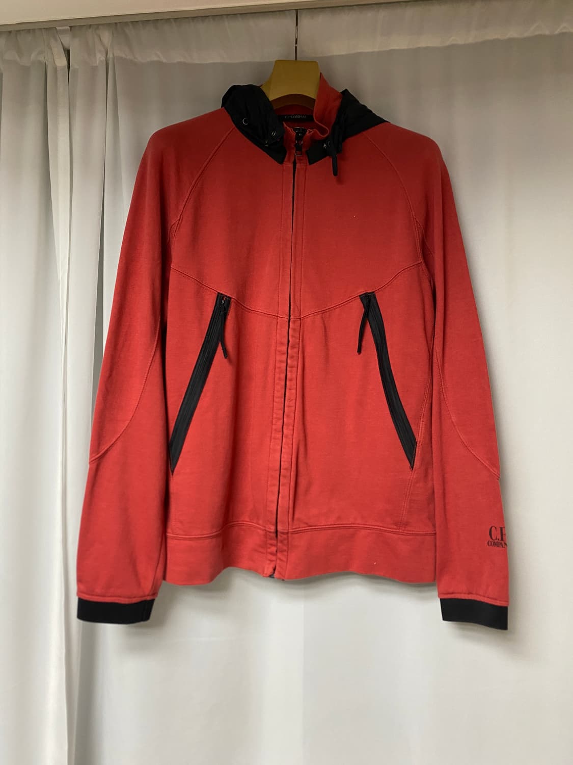 cp컴퍼니 고글 후드 집업 레드 105사이즈 상품이미지1