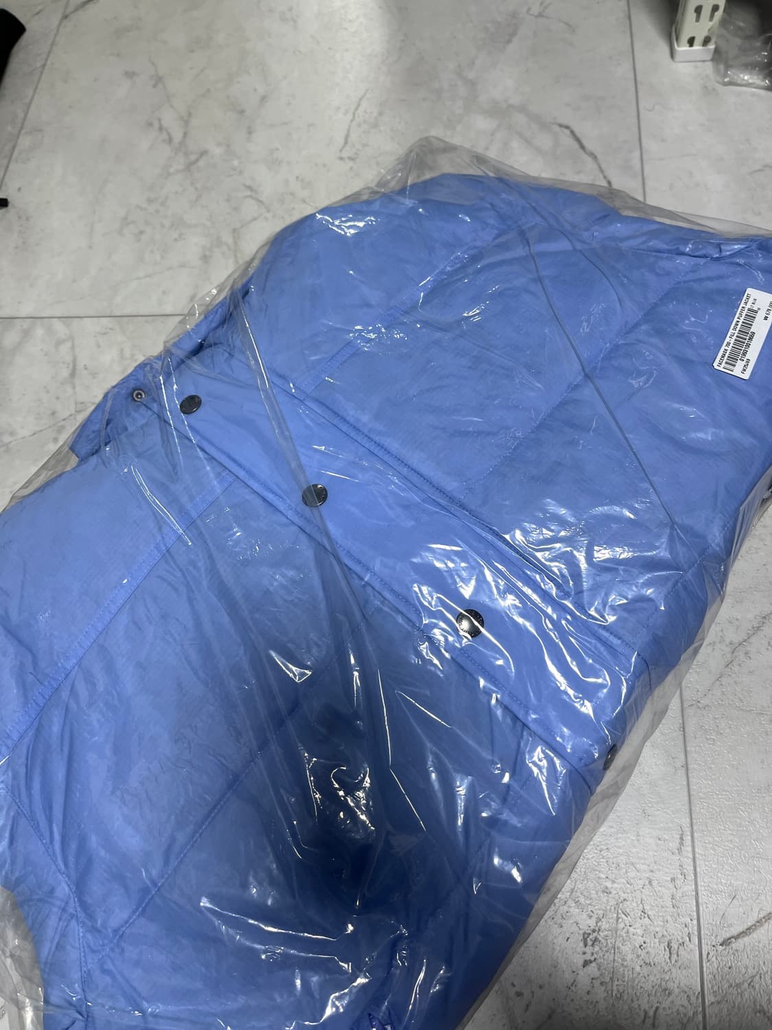 슈프림 페이스마스크 700필 다운 퍼퍼 자켓 라이트 블루 상품이미지4