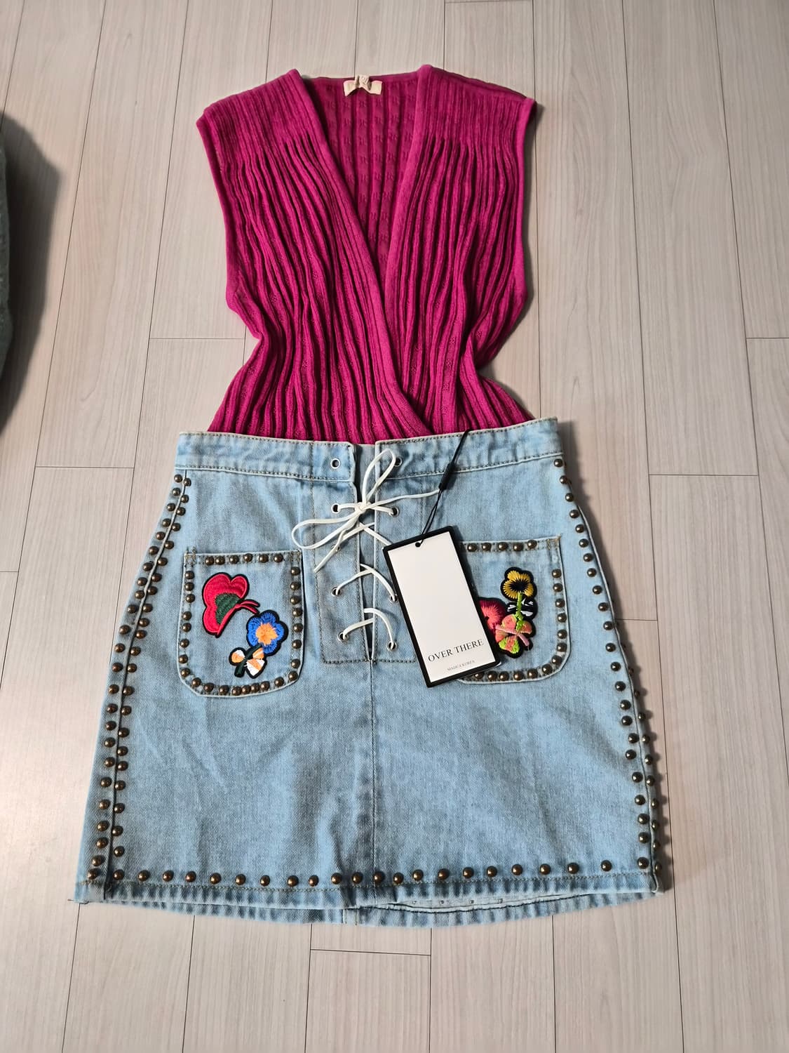 (유니크) 꽃 자수 스터드 데님 미니 스커트 판매합니다 상품이미지2