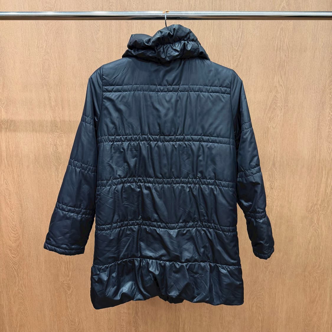 스피치오 하이넥 퀄팅 패딩 코트 드로우 스트링 디테일 레귤러핏 블랙 상품이미지3