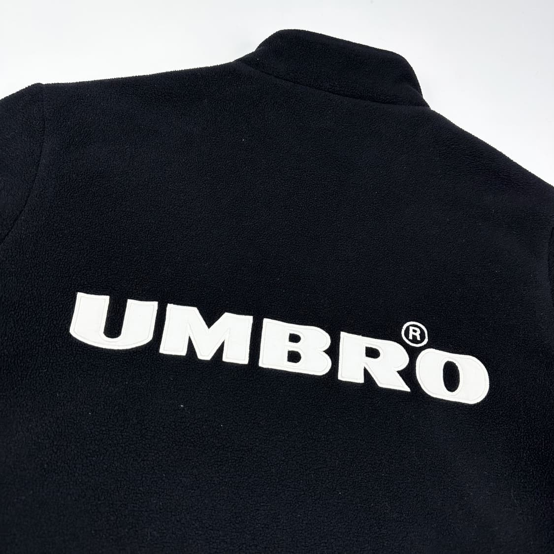 엄브로 백로고 우븐 리버시블 양털 후리스 블랙 M 상품이미지4