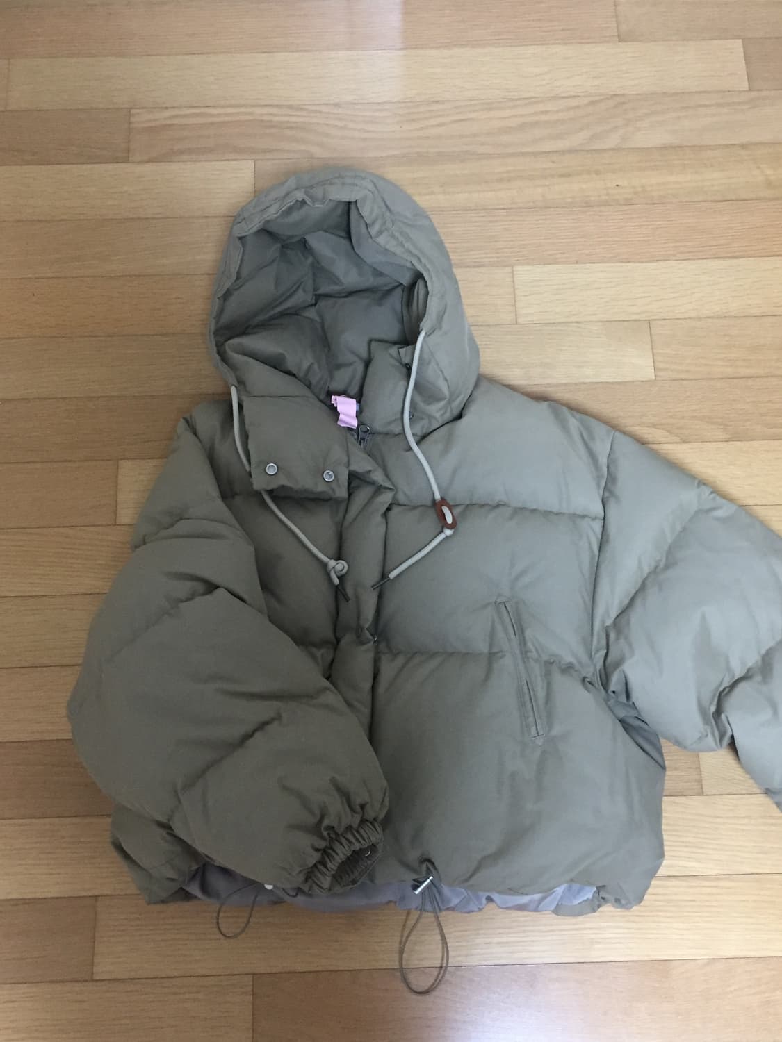 (베이지)낫띵리튼 Pebble cropped puffer 패딩 상품이미지4