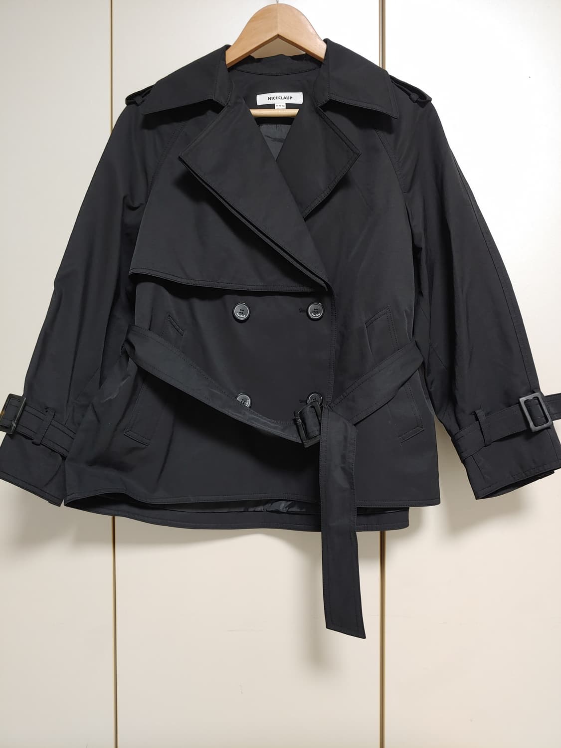 나이스클랍 399000원 블랙 숏 트렌치코트 상품이미지6