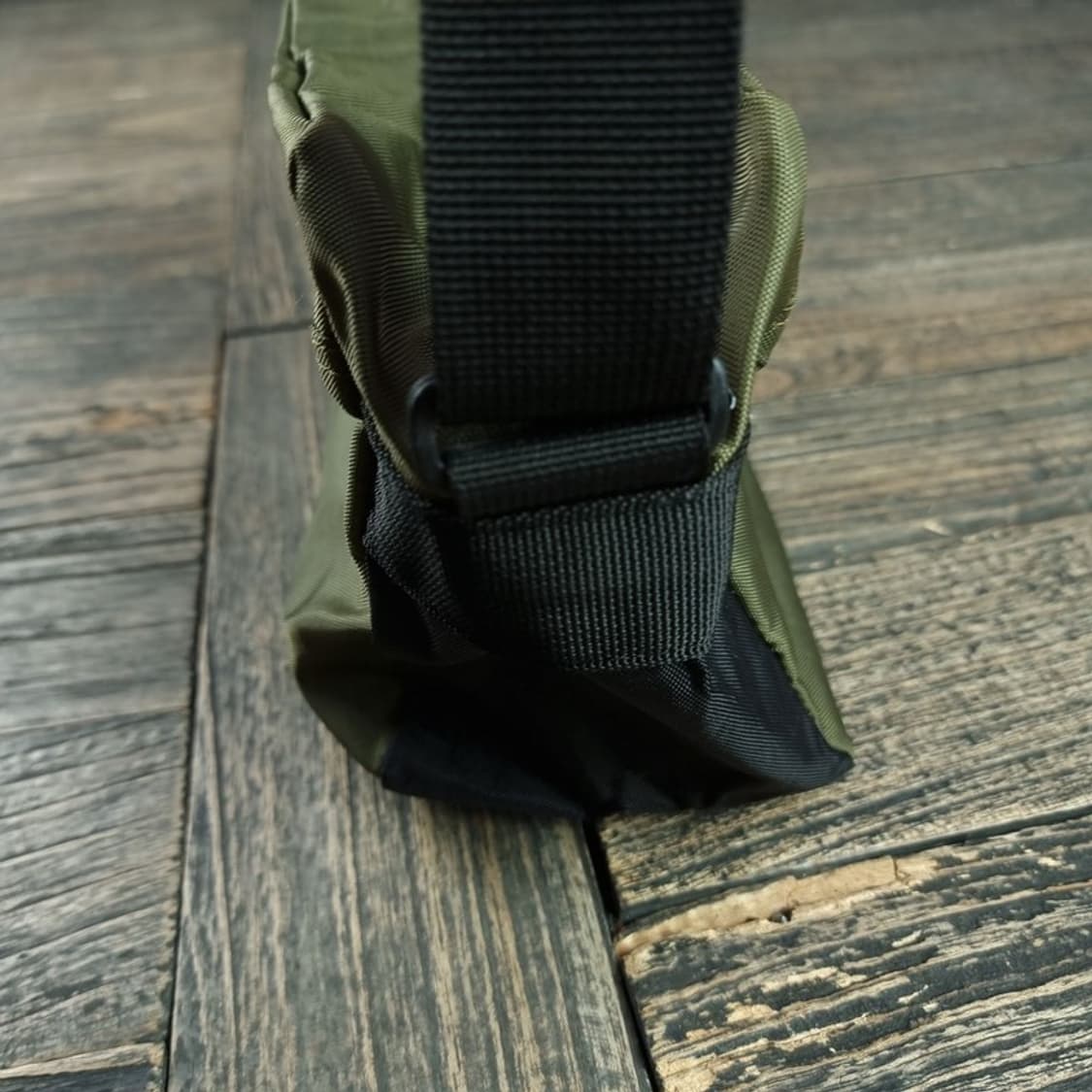 [미스치프] 빅로고 나일론 크로스백 카키 M19484 상품이미지4