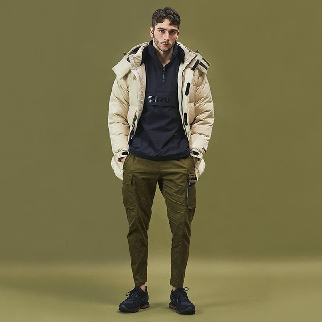 미즈노 MIZUNO 미드 덕다운 자켓 라이트베이지 상품이미지1