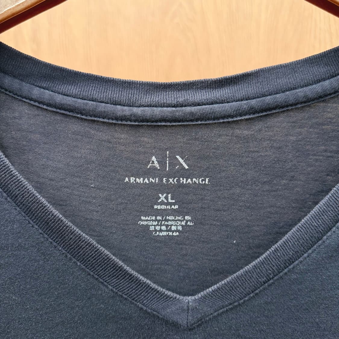 아르마니 익스체인지 브이넥 반팔 티셔츠 로고 프린팅 디테일 루즈핏 블랙 상품이미지6