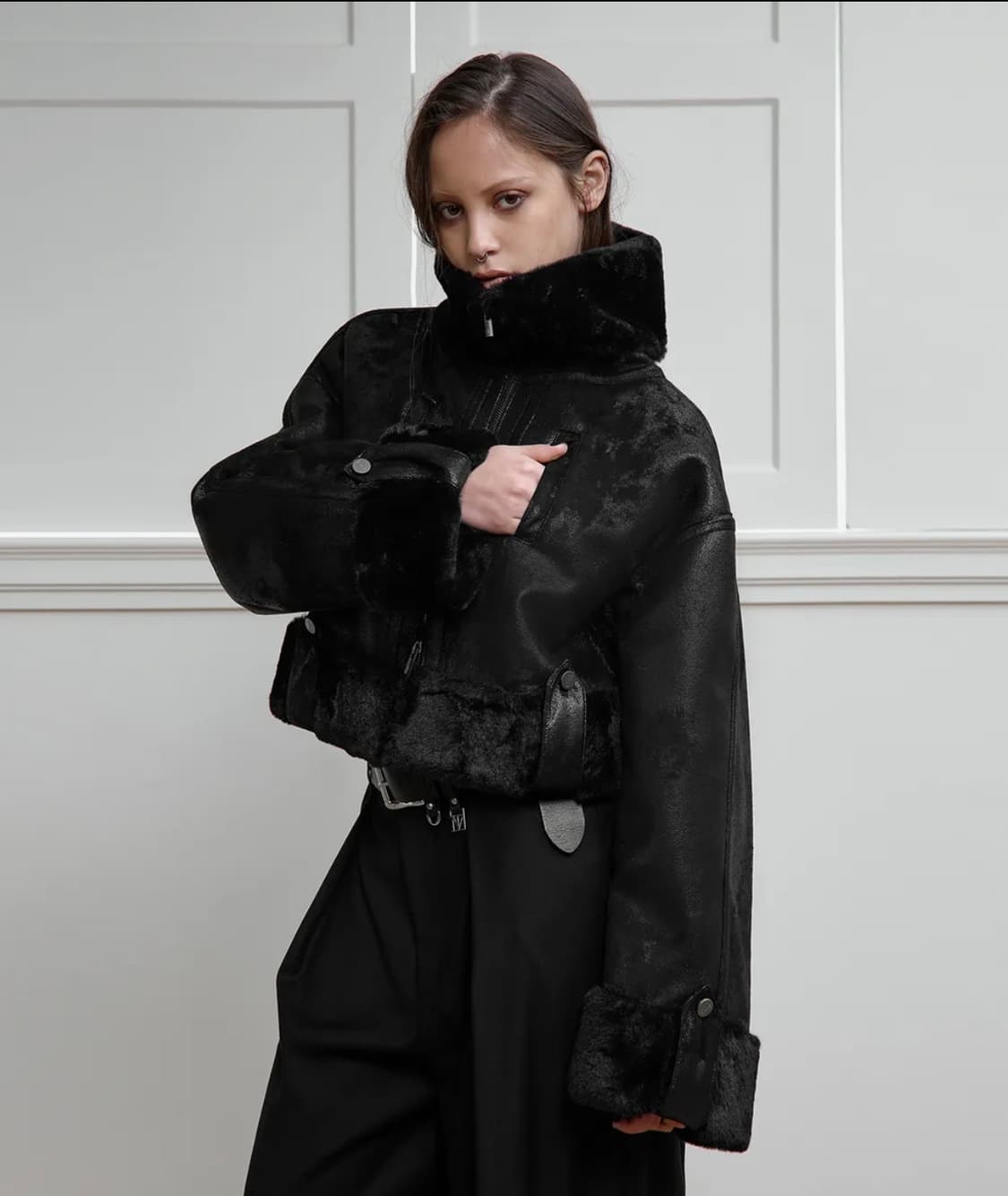 트리밍버드 볼드 크롭 무스탕 23FW 상품이미지2