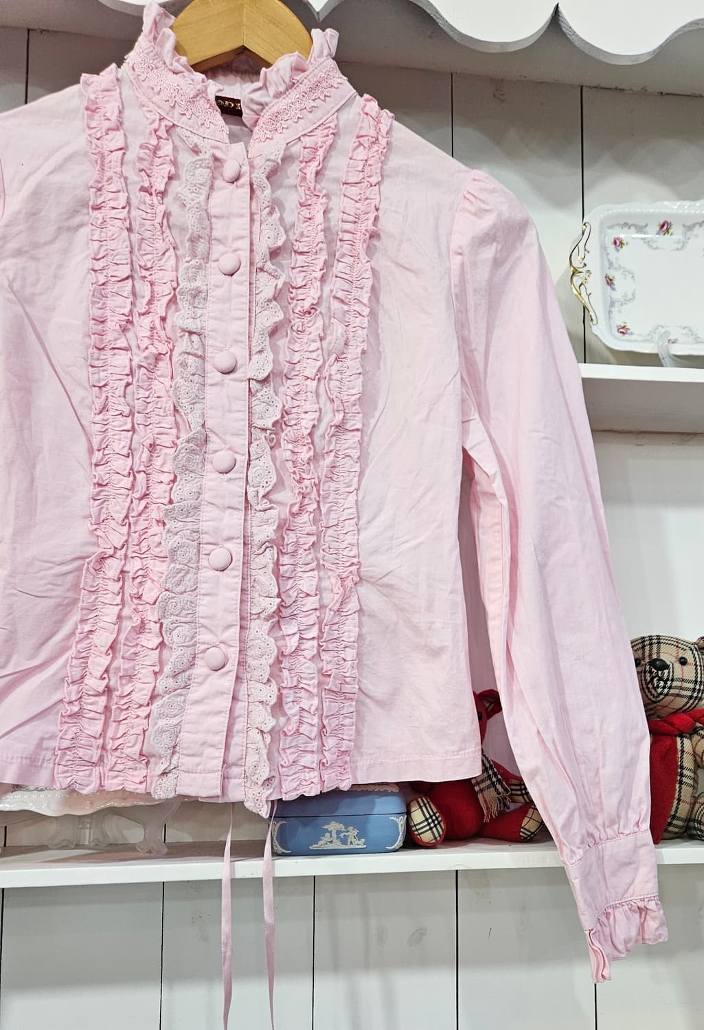 (BODYLINE) 딸기우유 프릴 레이스 블라우스 상품이미지3