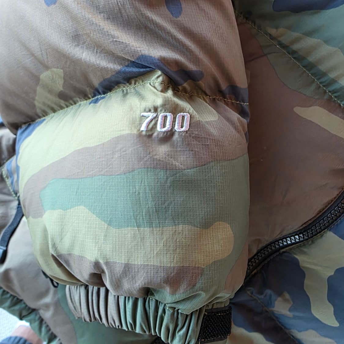 신품급!! 오리지널 일본판 노스페이스 700 눕시 센터로고 카모S(95) 상품이미지4