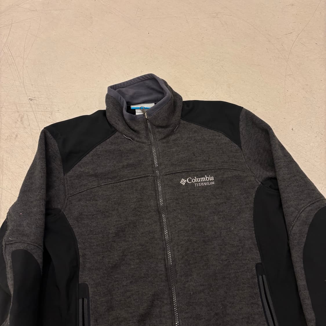 컬럼비아 플리스 블랙 집업 상품이미지2