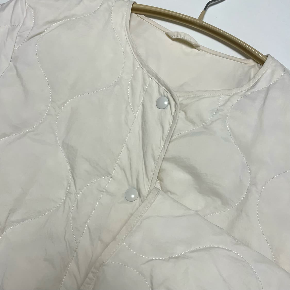 [거의 새상품] 지오다노 어니언 경량 패딩 XS / 오프화이트 상품이미지3