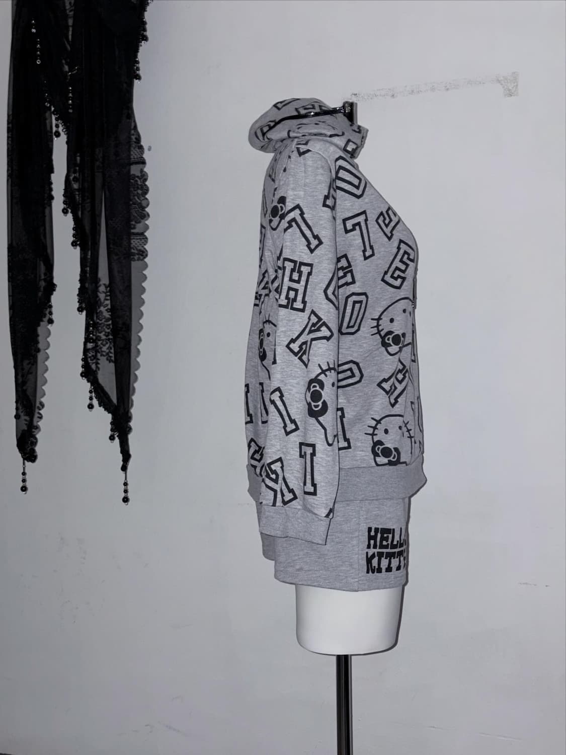 무채색 헬키 상하의 세트🎀 갸루 00s 헬로키티 호피  상품이미지4