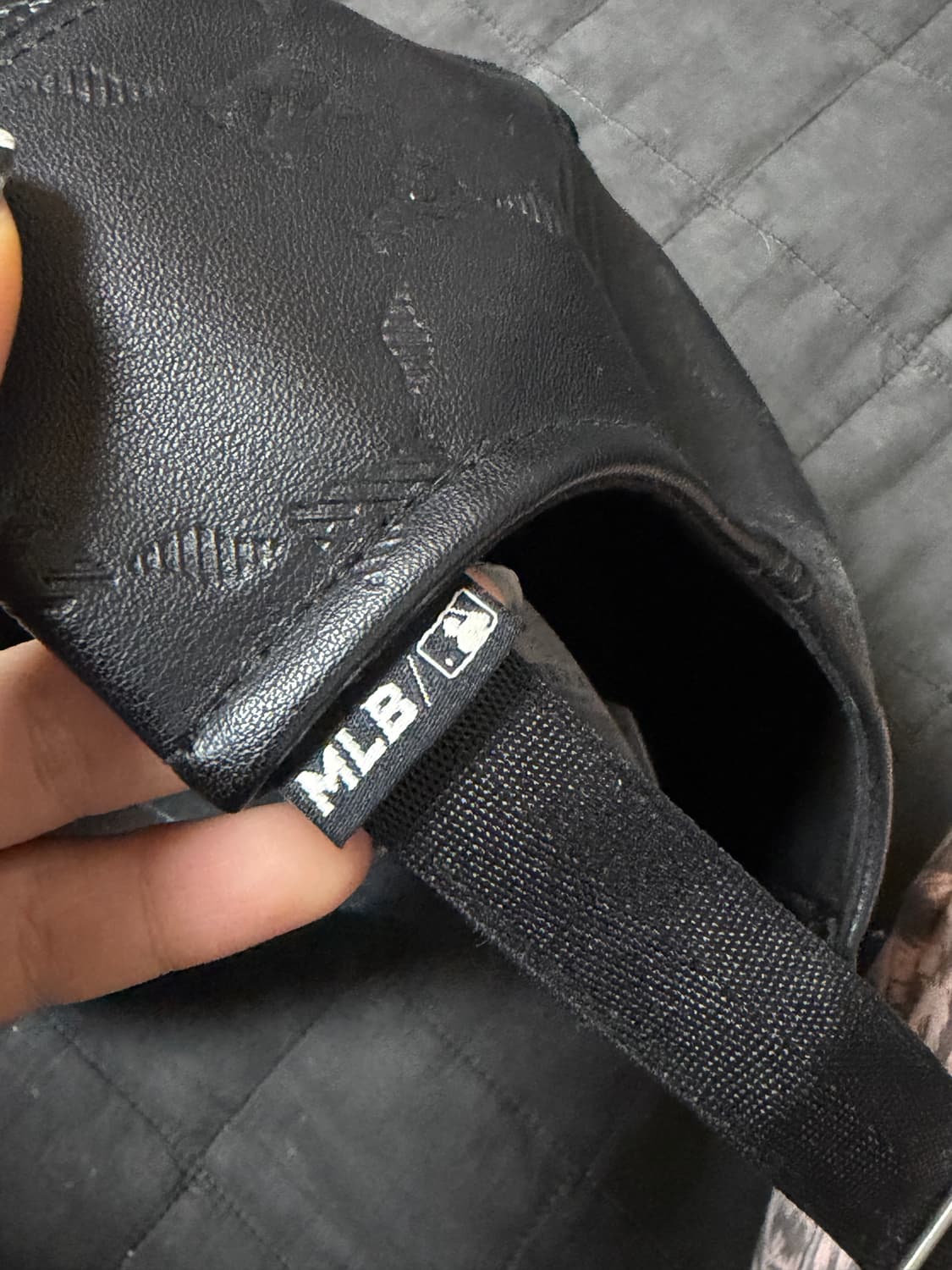 MLB 엠엘비 올블랙 모노그램 볼캡 뉴에라 레더 상품이미지5