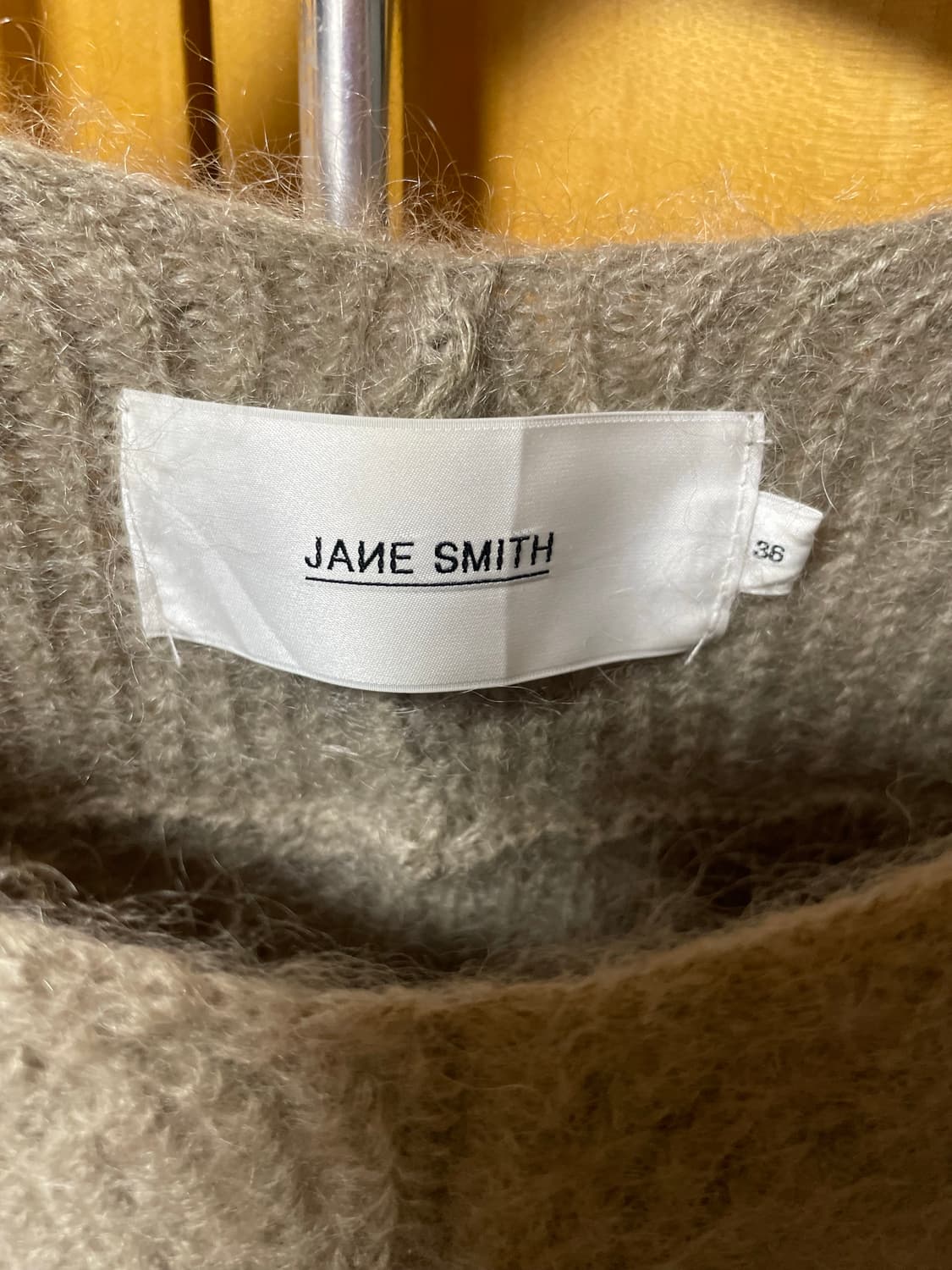 ECRU 에크루 JANE SMITH 모헤어 브이넥 니트 상품이미지3