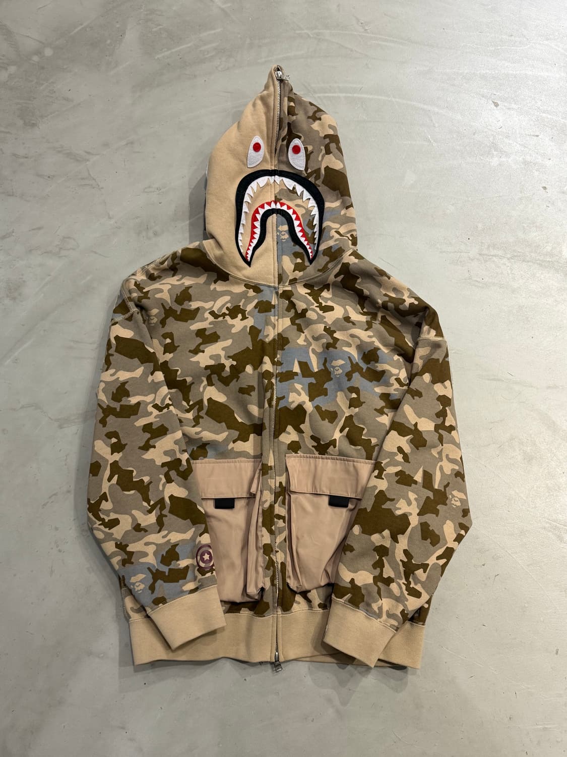 베이프 22f/w 샤크 후드집업  상품이미지1