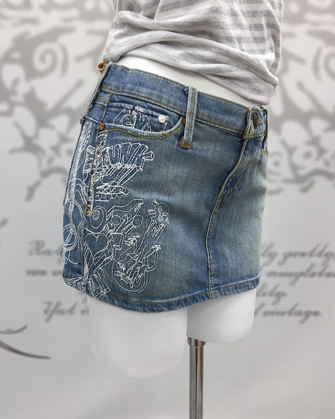 Skull Embroidery Low-Rise Denim Skirt 상품이미지1