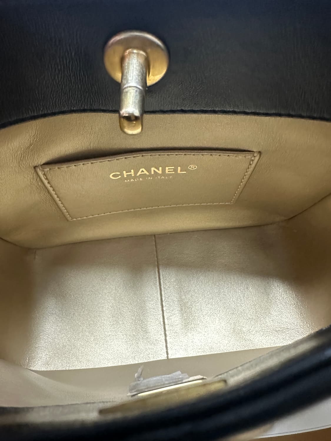 샤넬 시즌 골든볼 호보백 상품이미지5