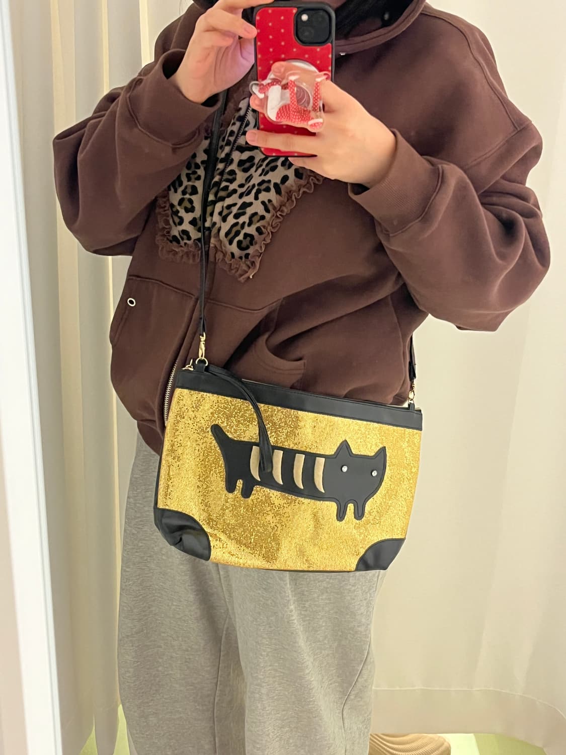 츠모리치사토 골드 반짝이 냐옹 크로스백 🐈‍⬛ 상품이미지4