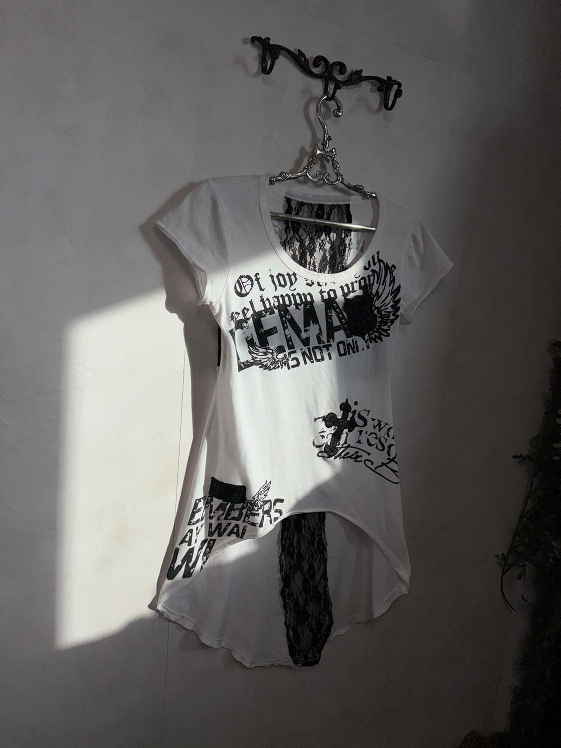 Cross lace lettering unbalanced half t  상품이미지4