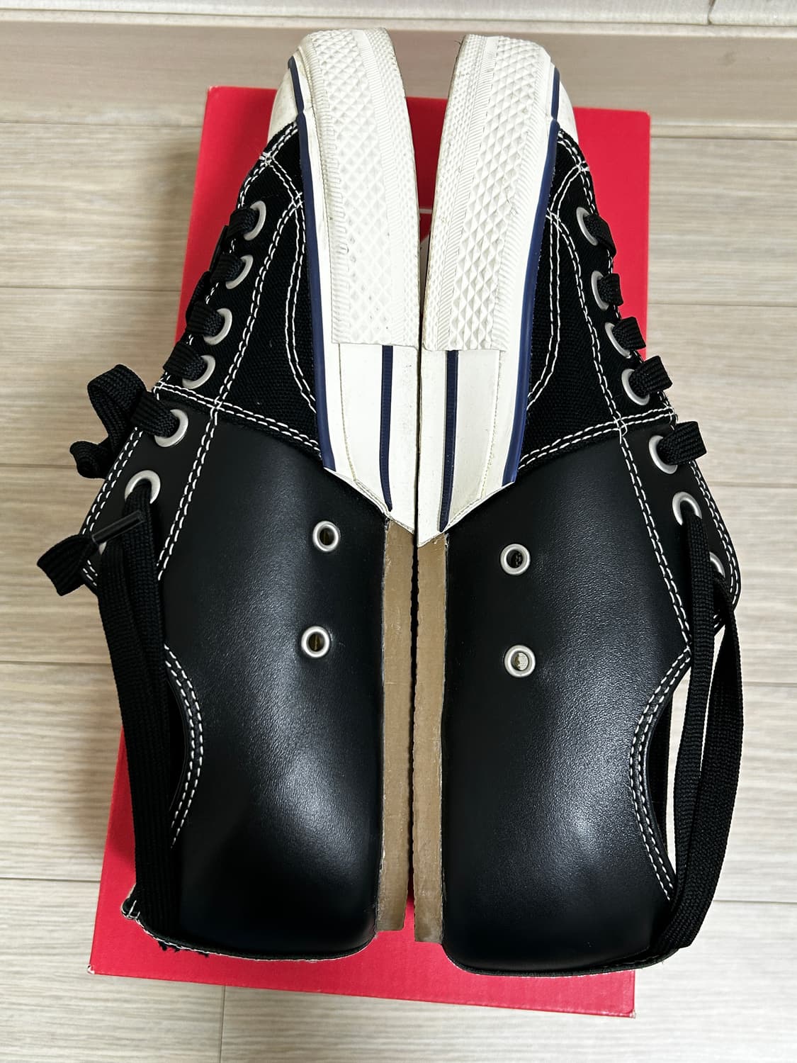 메종 미하라 야스히로 x 나이젤 카본 레더 상품이미지5