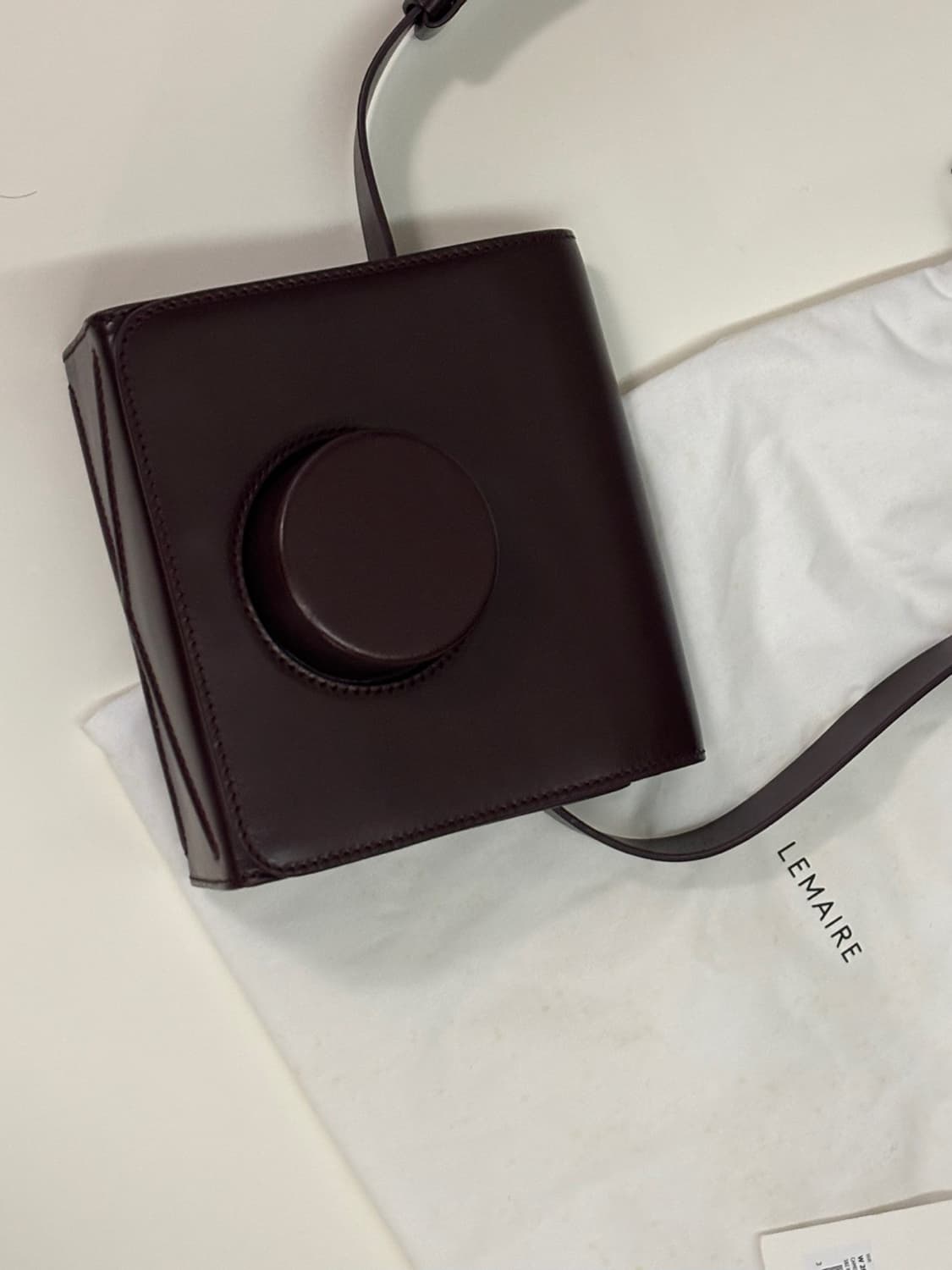 르메르 카메라맥 미디움 레드 와인 상품이미지3