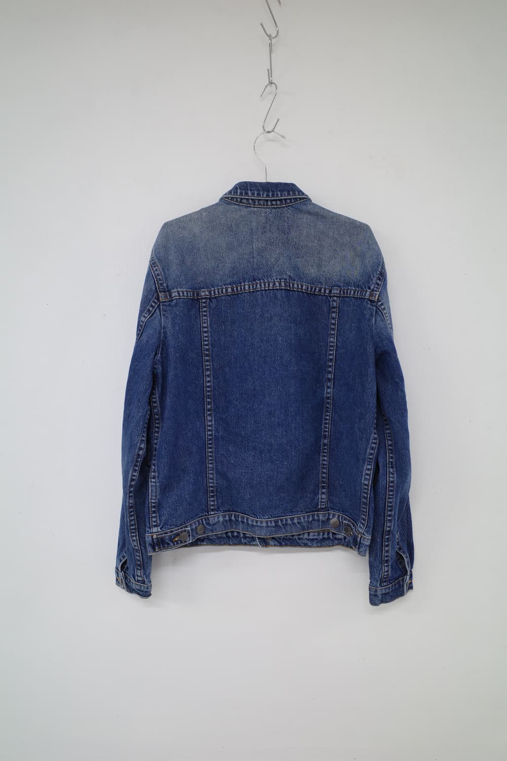 Helmut Lang Distressed Denim Jacket 상품이미지2