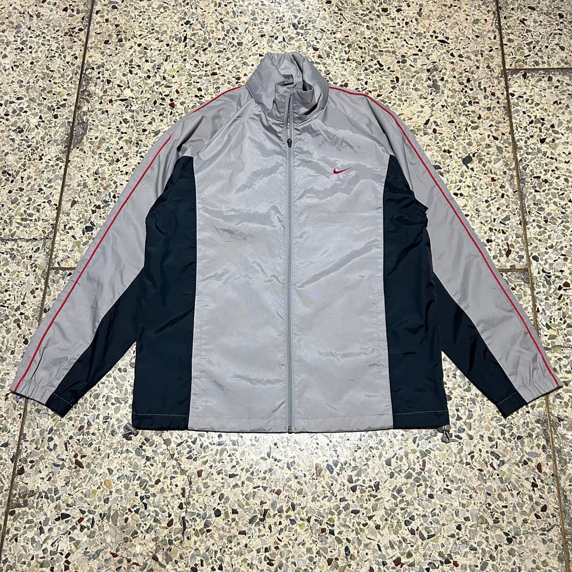 나이키(NIKE) 스우시 그레이 우븐 트랙탑 바람막이 상품이미지1