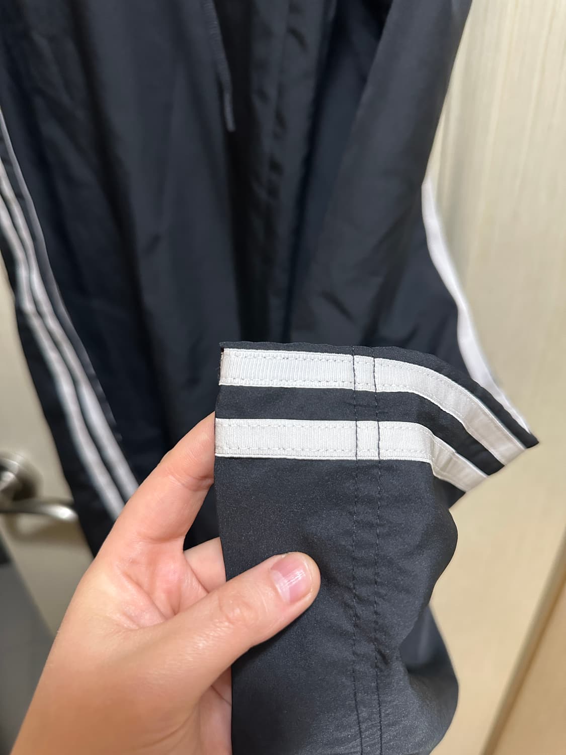 아디다스 아딜레늄 시즌3 오버사이즈 트랙 팬츠 블랙 상품이미지4