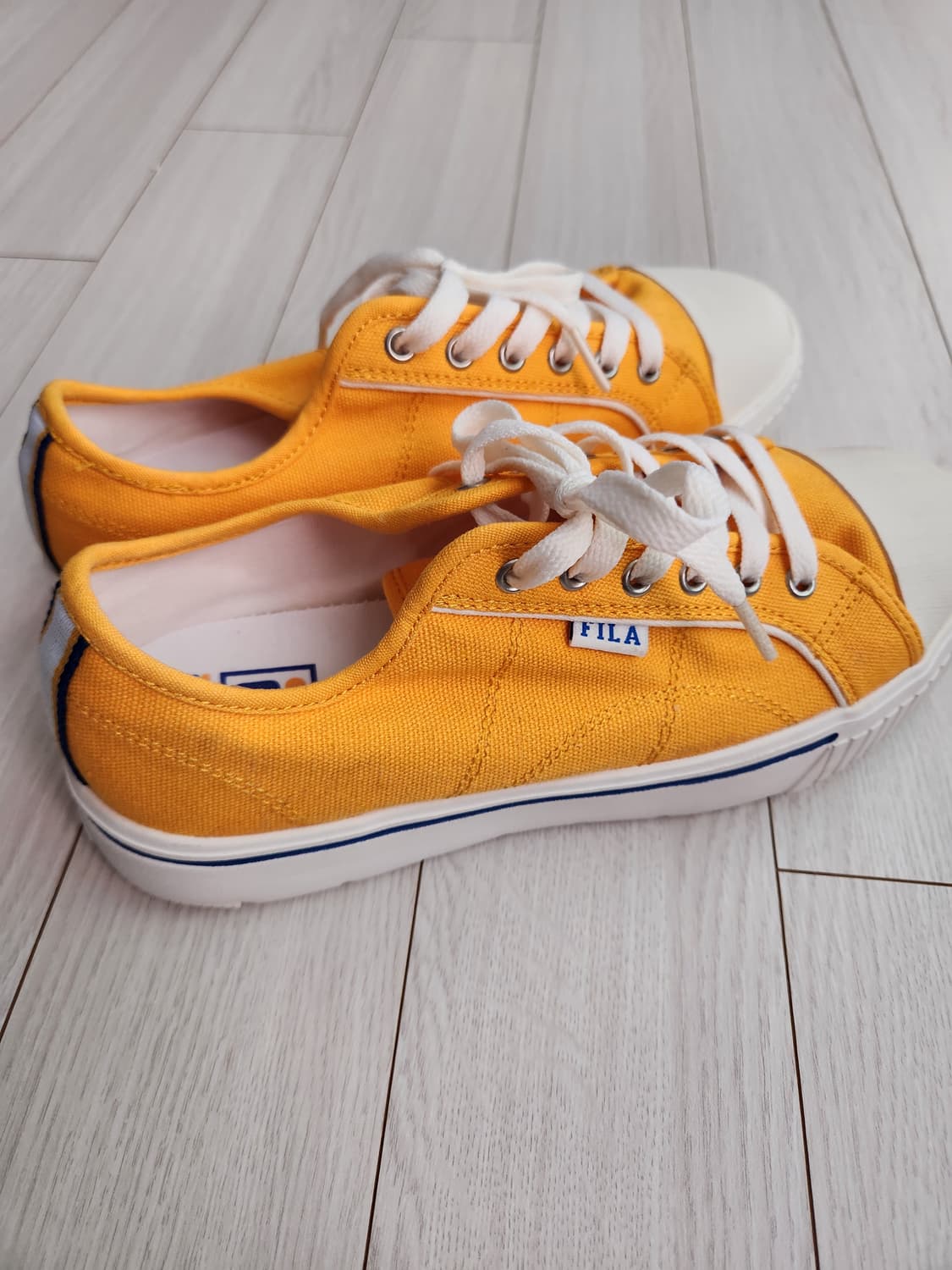 새상품)휠라 스니커즈 코트 라이트 운동화 250

오염 하자없이 깨끗해요 상품이미지3