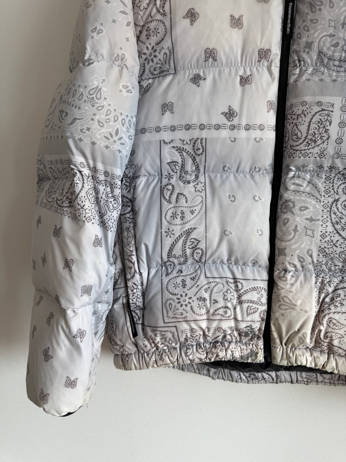 디스이즈네버댓(thisisneverthat) 페이즐리 덕다운 패딩 상품이미지4