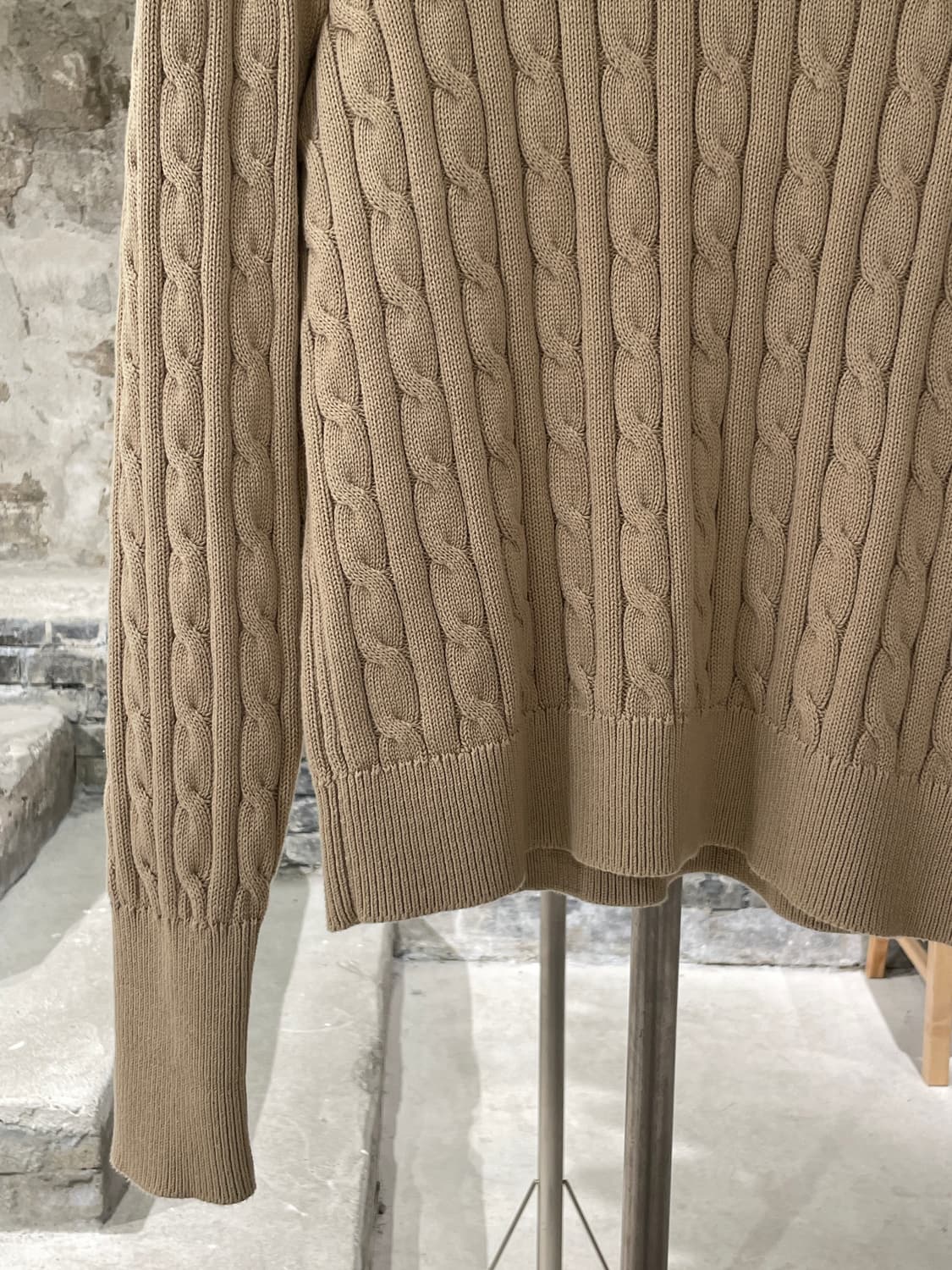 로렌 랄프로렌 블랙 라벨 베이지 퍼프 슬리브 케이블 스웨터 상품이미지4