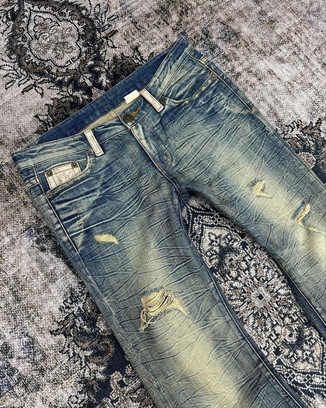 Agate label Python patch flared jeans 상품이미지5