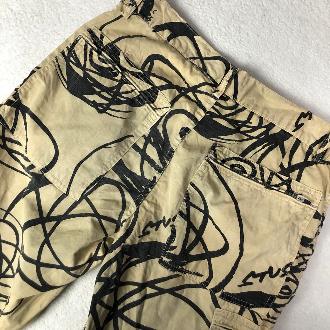스투시 X 퓨츄라 패턴 쇼츠 상품이미지6