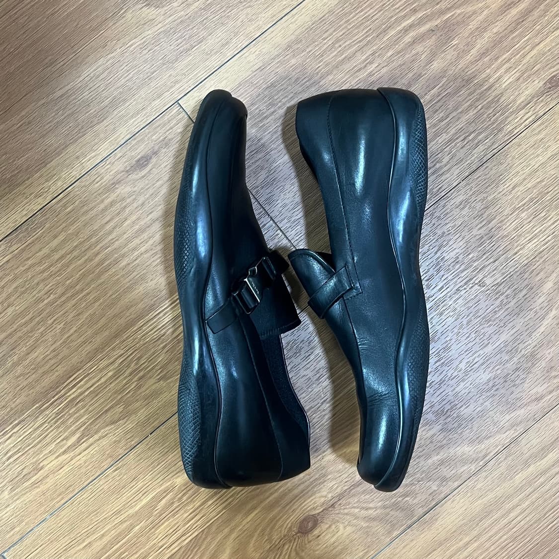 Prada Sports Buckle Loafers 상품이미지3