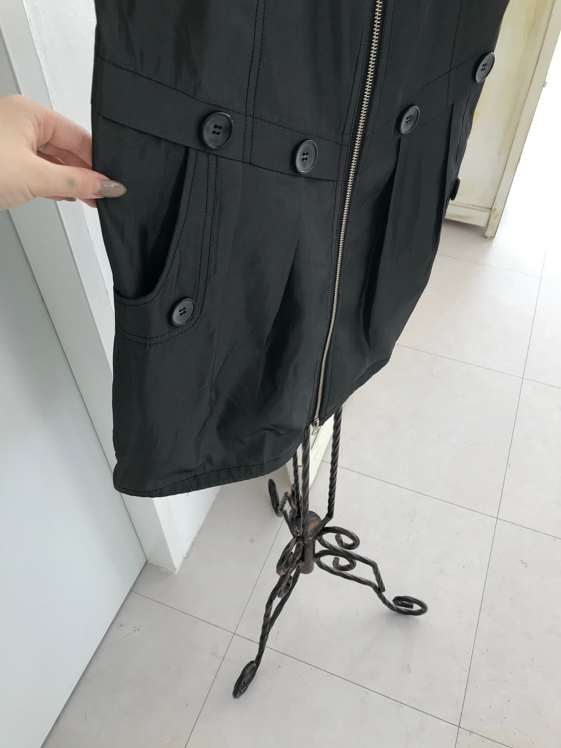 프릴 버튼 차콜 메탈릭 베스트•자켓 상품이미지6