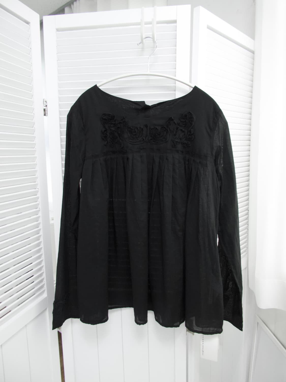 수나오 쿠와하라 아플리케 블라우스 상품이미지1