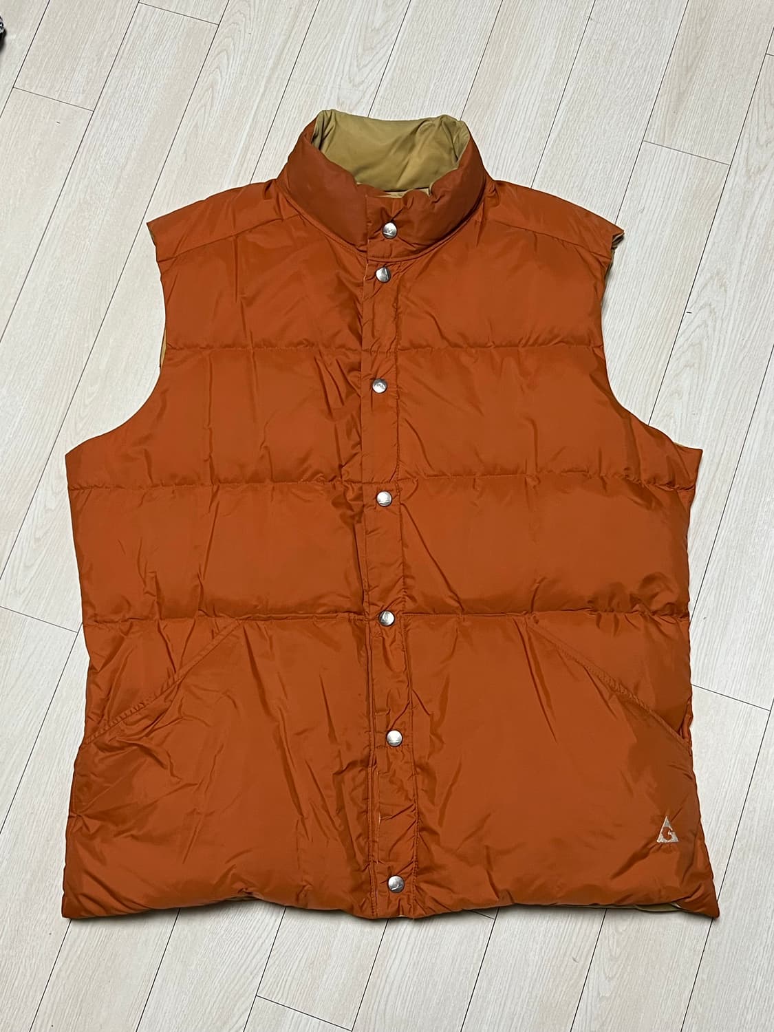 마운틴 이큅먼트 브라운 리버시블패딩베스트 L사이즈추정 상품이미지1
