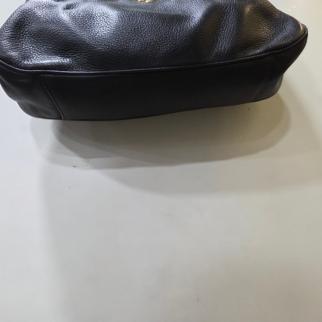 프라다 미듐 숄더백 상품이미지3