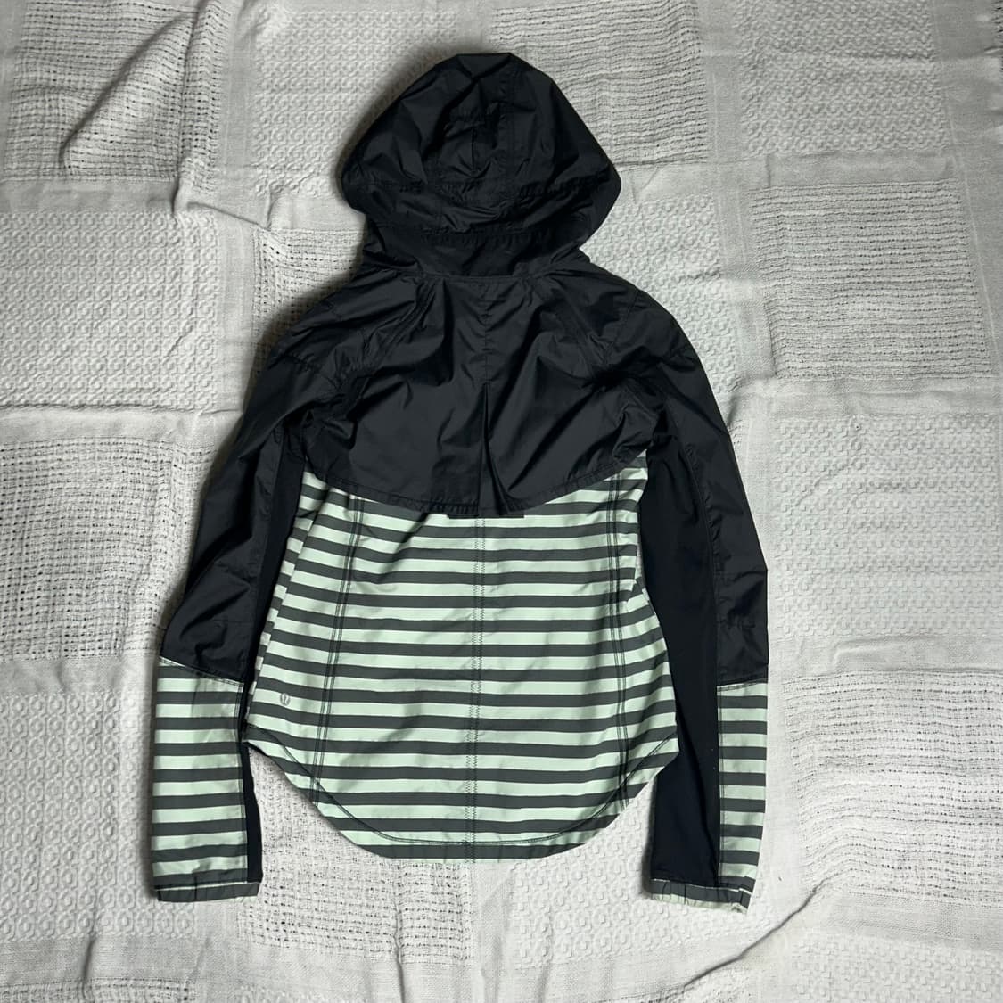 [LULULEMON] 룰루레몬 스트라이프 후드 바람막이 자켓 상품이미지2