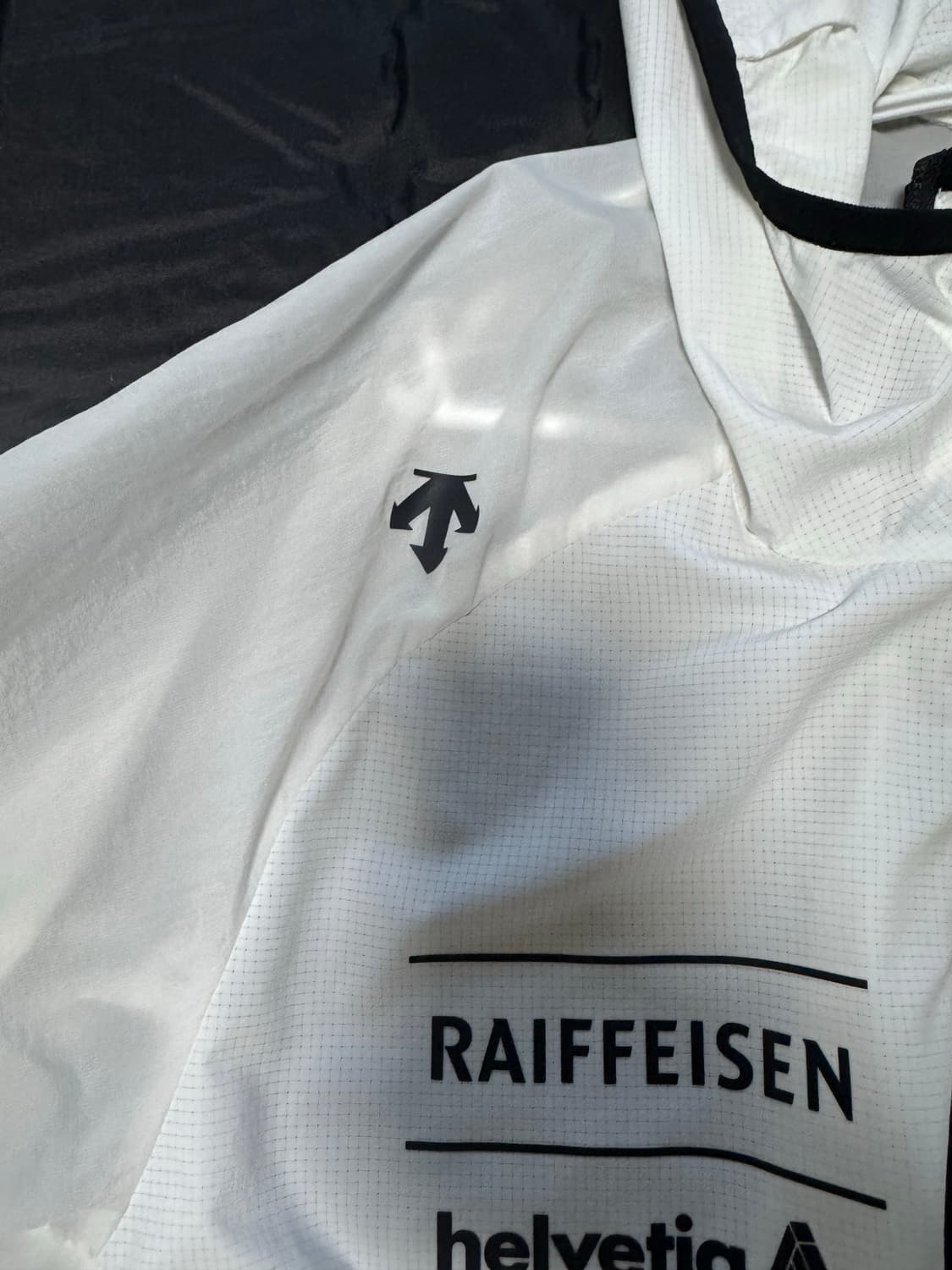 데쌍트 바람막이xl 상품이미지2