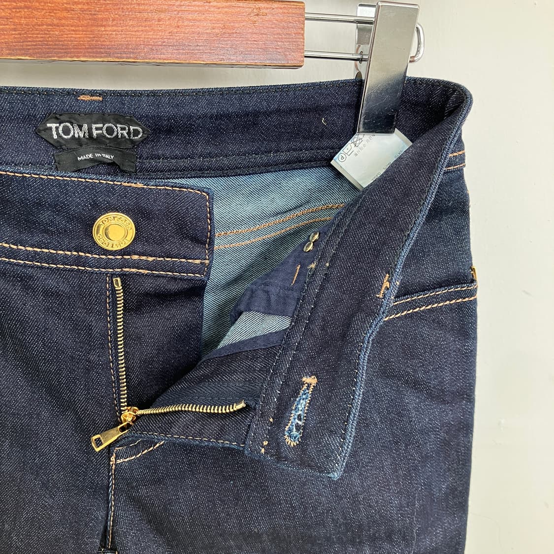 톰포드 슬림 데님 팬츠 밑단 지퍼 디테일 상품이미지4