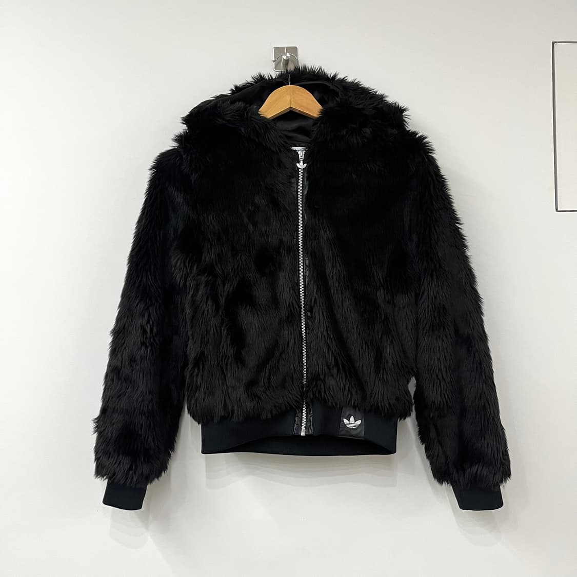 아디다스 파이어버드 크롭 퍼 후드집업 상품이미지2