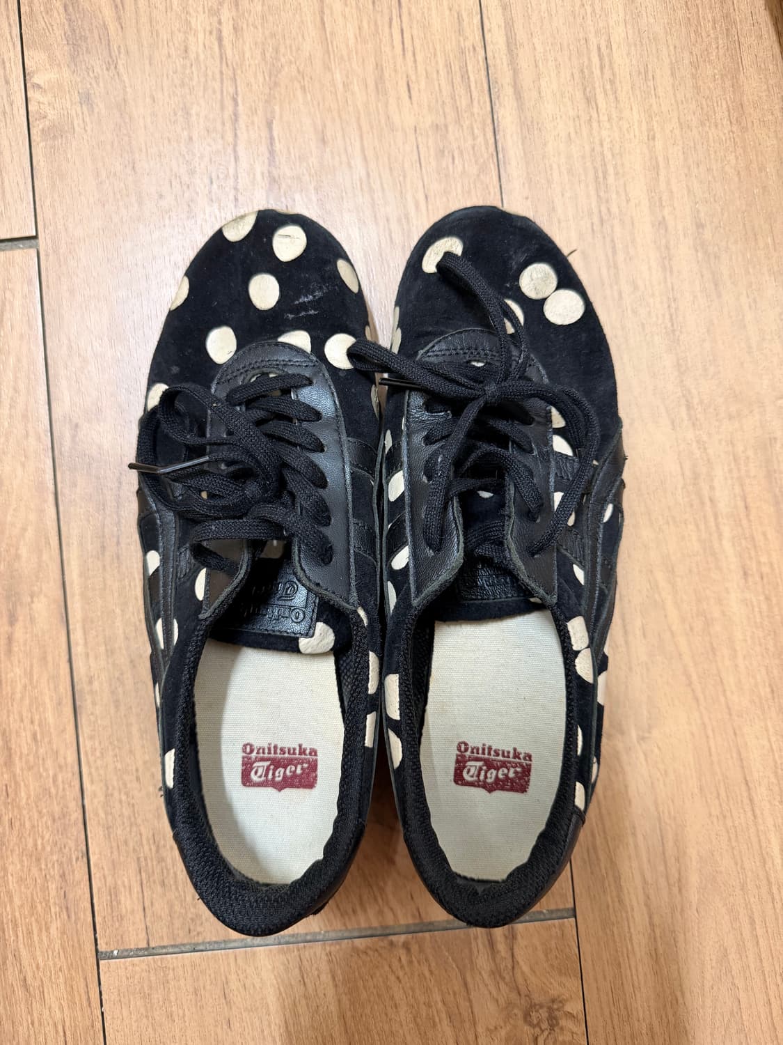 오니츠카타이거 블랙 도트 운동화 230 상품이미지1