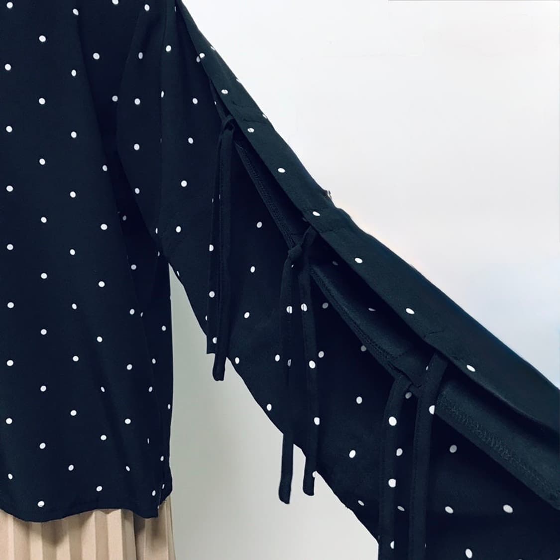 새상품) 검정 도트 리본 블라우스 상품이미지8