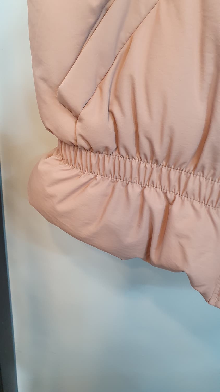 패딩조끼 프리사이즈55-66 상태최상입니다 
 상품이미지2