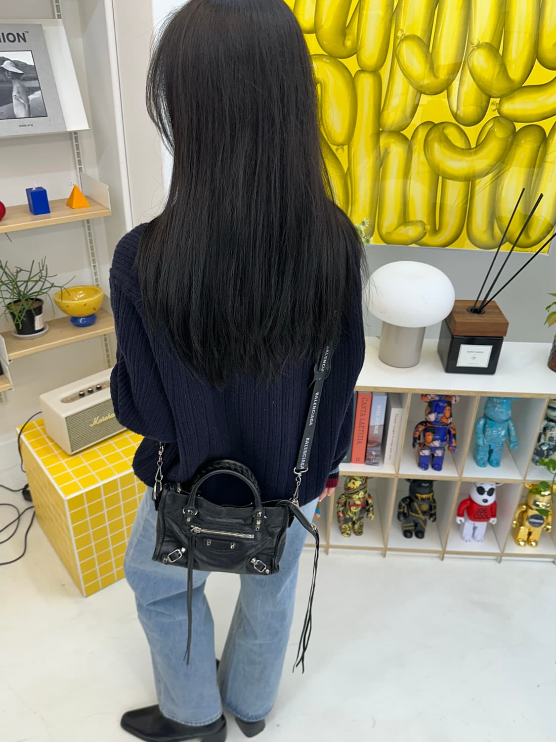 [A 정품] 발렌시아가 시티 모터백 미니 블랙 로고스트랩 상품이미지9