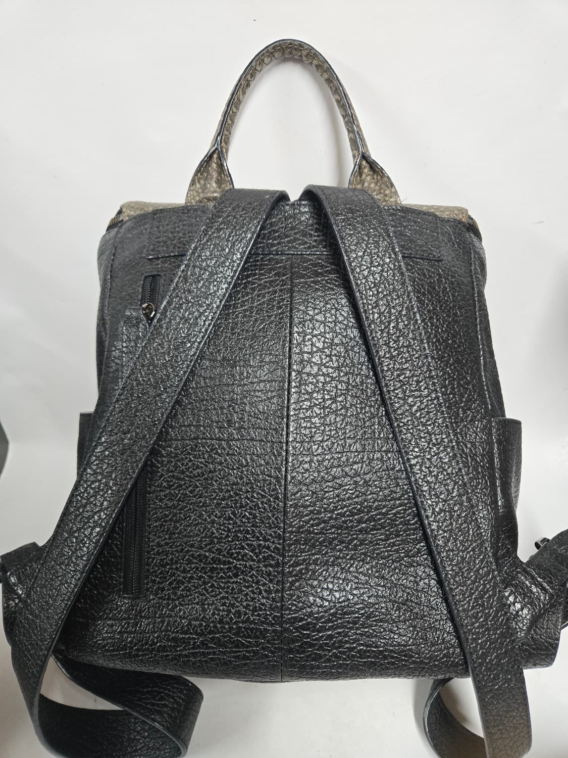 앤클라인 가죽 블랙 백팩 상품이미지2